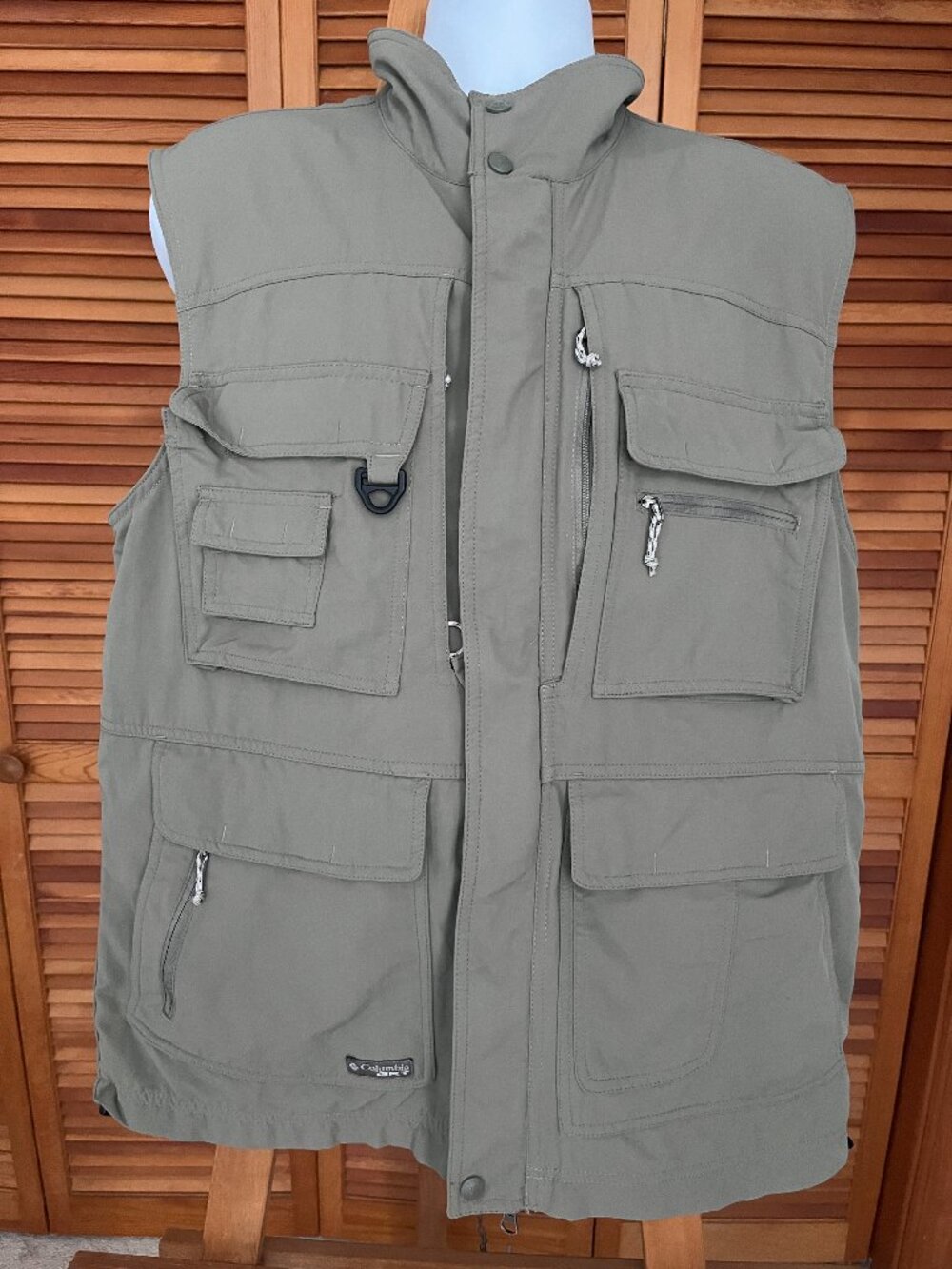 COLUMBIA GRT MEN'S SZ LARGE OMNI-DRY FISHING/HUNTING VEST